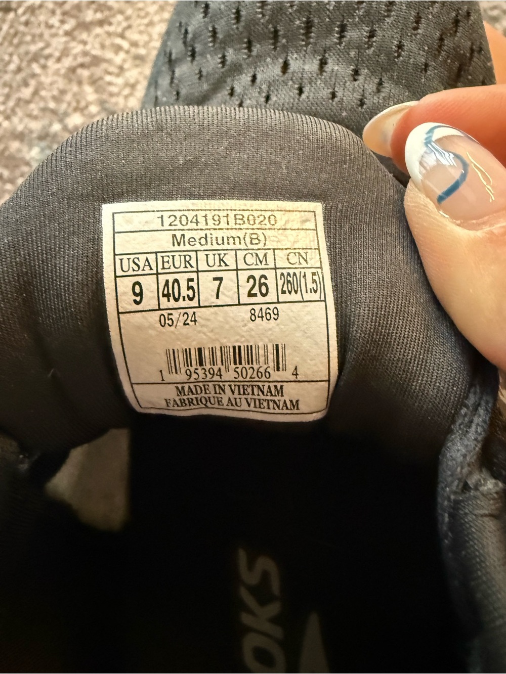 Brooks Ghost 16 GTX All-Black Running Sneakers - Picture 5 of 5